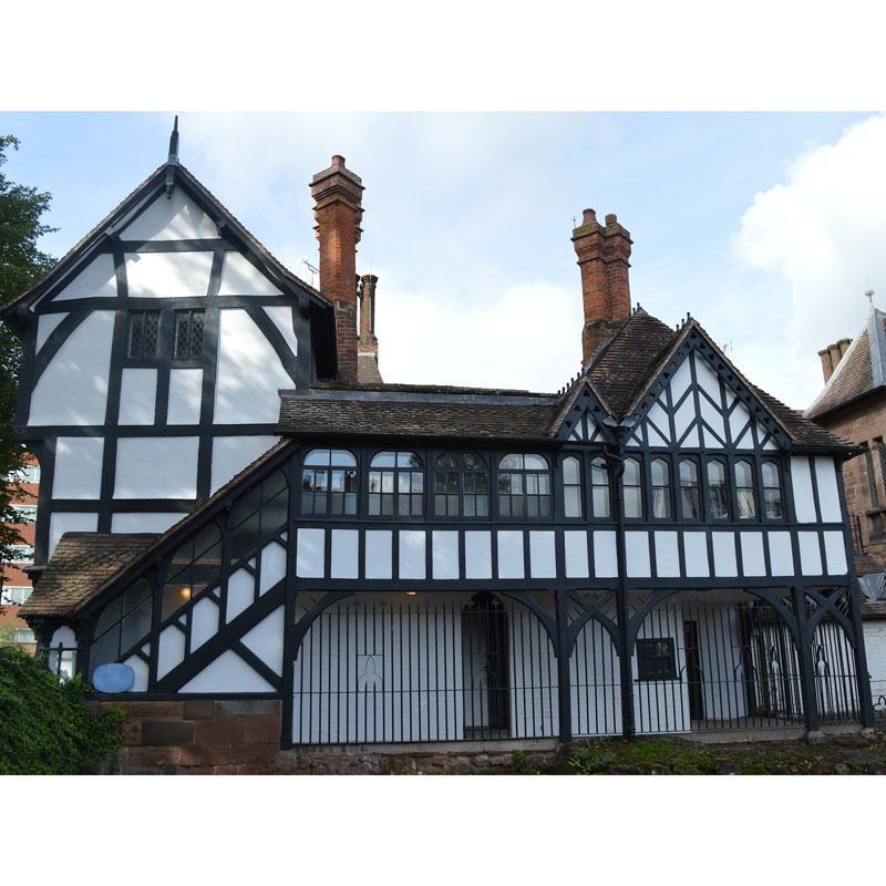 Front entrance of Lychgate Cottages 3-5 Priory Row