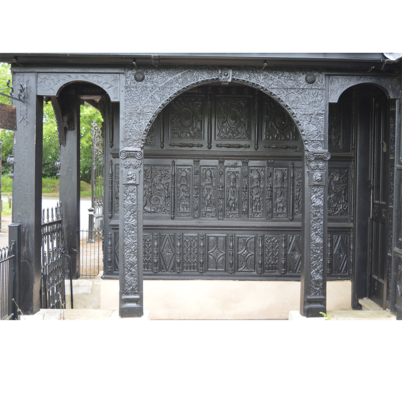 External wood carving of an Entrance Lodge in Beaconsfield