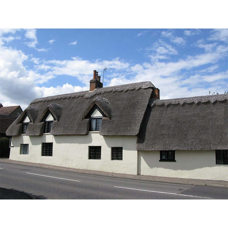 The Old Smithy is a beautiful thatched Listed building in Bedfordshire dating back to the mid 17th Century.