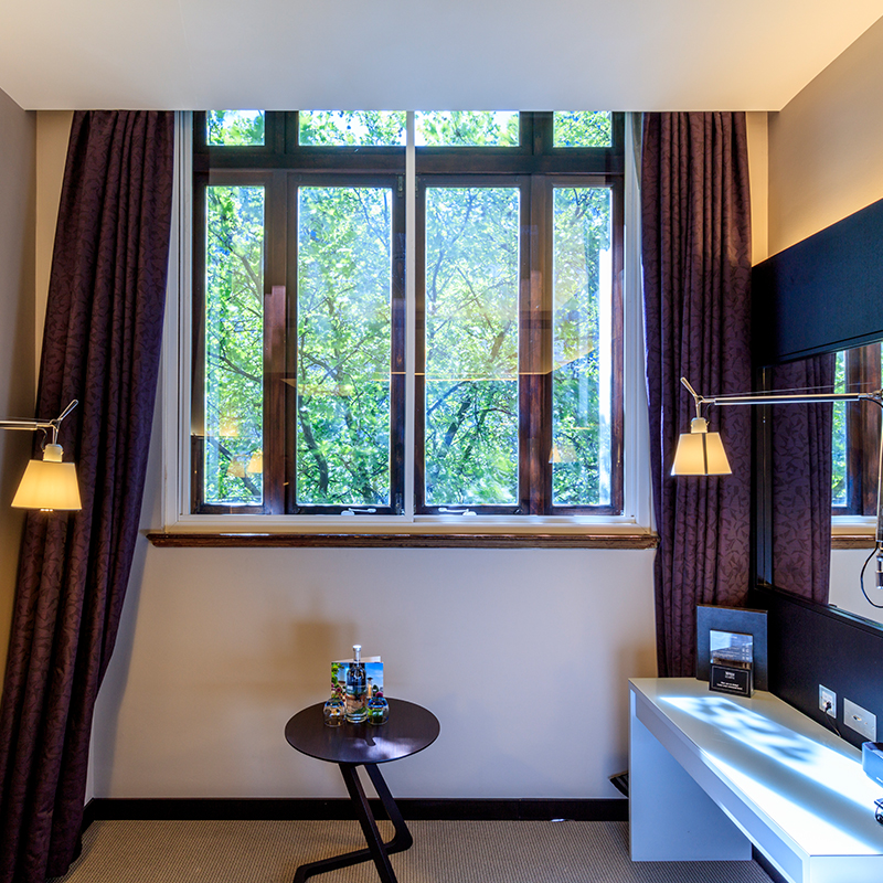 Grade II * Listed Royal College of General Practitioners Hotel Room with Selectglaze acoustic secondary glazing