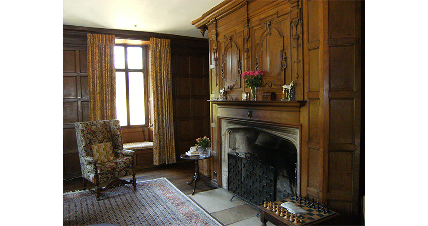 Tudor panelled rooms